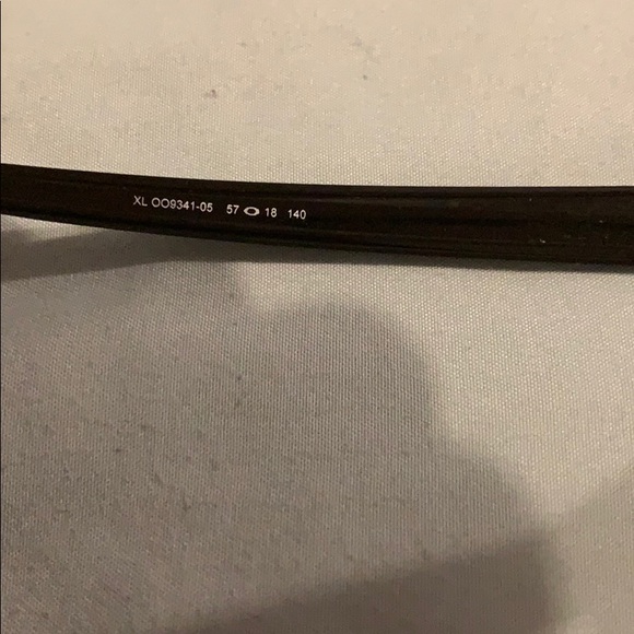 Men’s Oakley sliver sunglasses - Picture 3 of 3